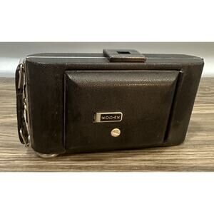 Kodak Vigilant Junior SIX-20 folding camera w/Dakon shutter Bimat lens